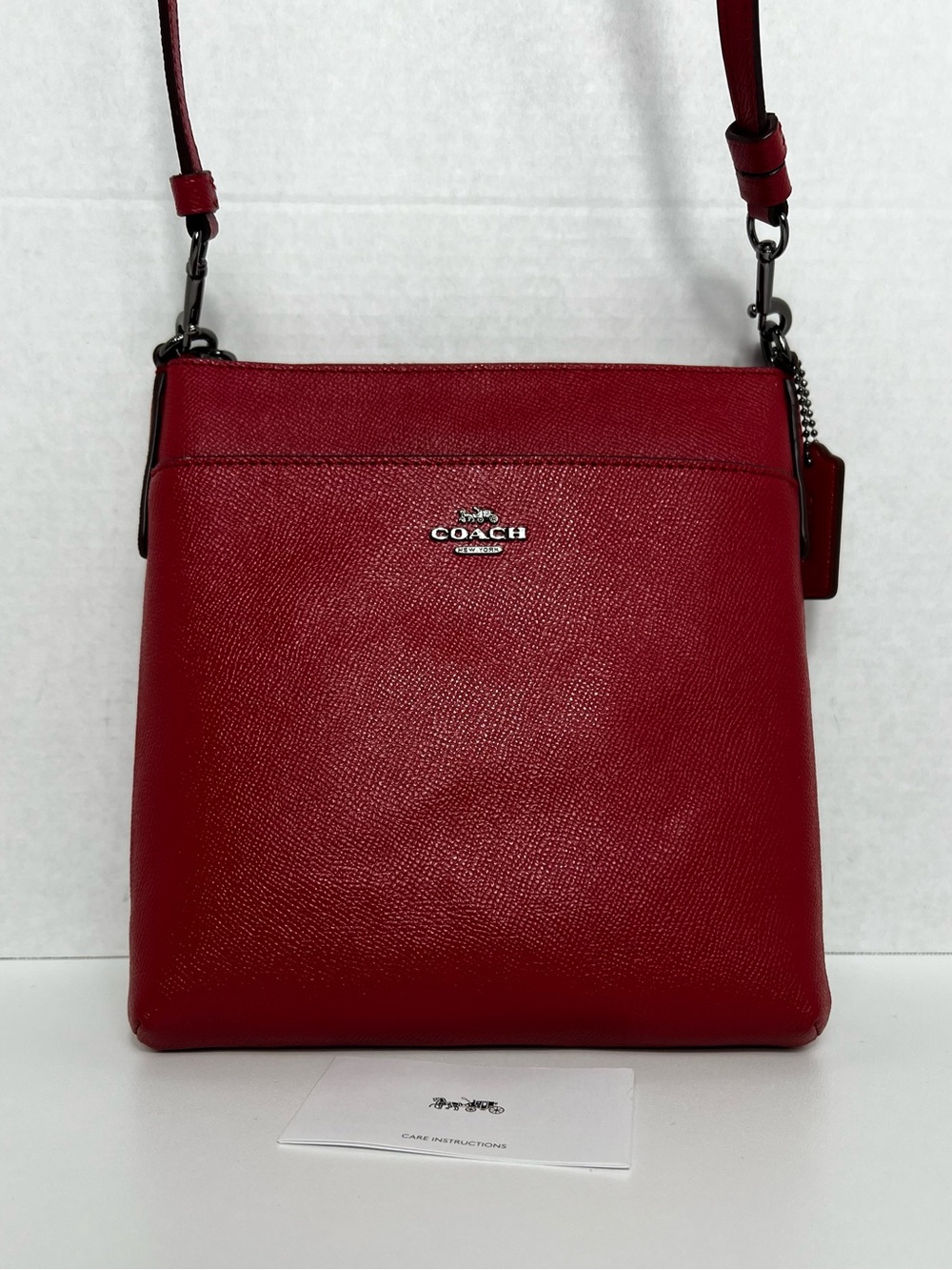 Coach Kitt Crossbody Messenger Bag NWOT Red Apple (41320)